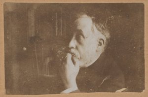 [Omakuva kirjastossa (käsi leualla)] tekijältä Edgar Degas