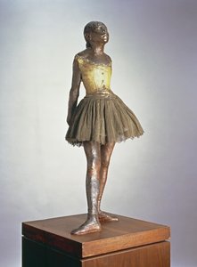 Pikku tanssija 1921 (polychrome pronssi, satiininauha ja puu)