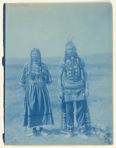 Piegan Mann und Frau tekijältä Edward S. Curtis