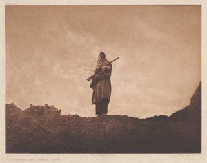 Salkku III, levy 110: Vuoristolampaan metsästäjä tekijältä Edward S. Curtis