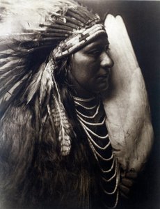 Amerikan intiaanit: Perce Nose -heimon intiaanien muotokuva tekijältä Edward Sheriff Curtis