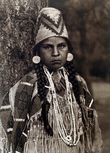 Amerikan intiaani: Tyttö Umatillan muotokuva tekijältä Edward Sheriff Curtis