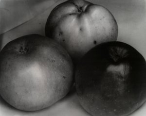 Kolme omenaa, Ranska, n. 1921