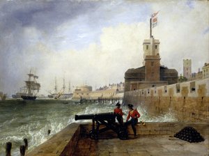 Semaphoritorni Portsmouthin (Englanti) sataman sisäänkäynnillä, pelastuslaiturilla, kaksi sotilasta istuu seinällä tykin vieressä, taustalla kuvaus kaupungista ja laiturista, jossa on pyöreä torni. tekijältä Edward William Cooke