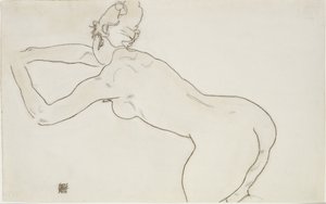 Nainen alaston polvistumassa ja kumartumassa eteenpäin vasemmalle, 1918