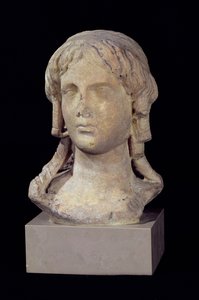 Berenice I:n (n. 317-275 eKr.) tai Kleopatra I:n pää, Ptolemaios-kausi (marmori)