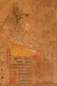 Anubis, kuolemanjumala kuningatar Hatšepsutin hautajaistemppelistä (n. 1503-1482 eKr.) (maalattu kalkkikivi).