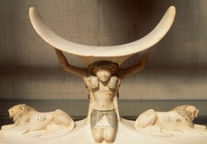 Veistetty norsunluun niskatuki, jota tukee Shu, ilman personifikaatio, Tutankhamonin haudasta, Egyptin sivilisaatiosta, XVIII-dynastiasta tekijältä Egyptian 18th Dynasty