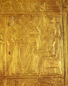 Yksityiskohta Kultaisesta pyhäköstä, Tutankhamonin haudasta (n. 1370-1352 eKr.) Uusi kuningaskunta (puu, joka on päällystetty kullalla päällystetyllä gessolla)