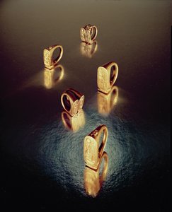 Viisi sormusta, Tutankhamonin haudasta, Uusi valtakunta (kulta).