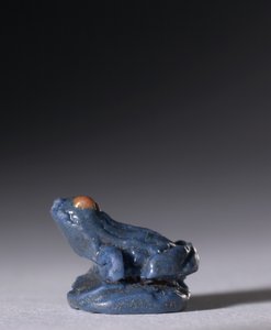 Sammakon amuletti, n. 1380-1330 eKr. (monivärinen fajanssi) tekijältä Egyptian 18th Dynasty