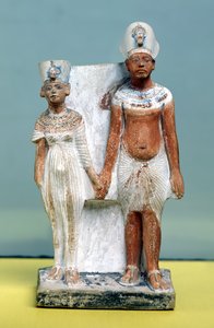 Amenophis IV:n (Akhenaten) ja Nefertitin patsas Tell el-Amarnasta, Amarna-ajalta, Uusi kuningaskunta, 1353-1337 eKr. (maalattu kalkkikivi) (katso myös 50764)