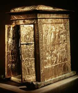 Tutankhamonin kultainen pyhäkkö (n. 1370-52 eKr.) Uusi kuningaskunta (puu, joka on päällystetty kullalla päällystetyllä gessolla)