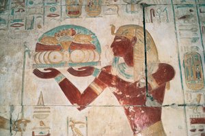 Egypti, Abydos, faarao Seti I:n temppeli, Osiriksen kappeli, maalattu reliefi, joka esittää uhrilahjan kantajaa. tekijältä Egyptian 19th Dynasty
