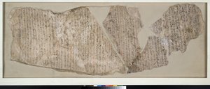 Ostracon, johon on kaiverrettu hieraattisesti mustalla ja punaisella suurella osalla Sinuhen (kalkkikivi) tarinaa