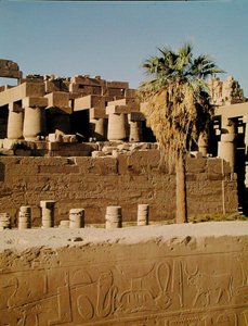 Ramses II:n muuri ja Tuthmosisin temppeli
