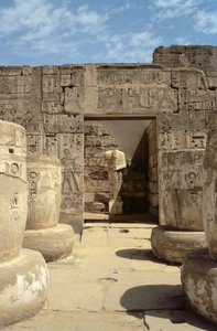 Ramses-patsas kappelissa, joka johtaa Ramses III:n ruumistemppelin Hypostyle-saliin (n. 1184–1153 eKr.) Uusi kuningaskunta
