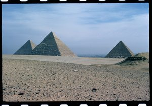 Näkymä Khufun, Khafren ja Menkauren pyramideille, Vanha kuningaskunta