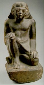 Prinssi Tjau istuu (greywacke) tekijältä Egyptian 6th Dynasty