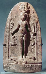Cippus kuvaa Horusta lapsena seisomassa krokotiileilla (vaaleanpunainen graniitti) tekijältä Egyptian Ptolemaic Period