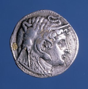 Hopeakolikko, jossa on Egyptin kuninkaan Ptolemaios I Soterin (367 eKr. - 283 eKr.) kuva.