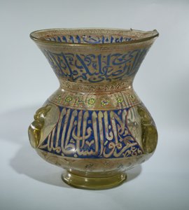 Moskeijalamppu al Malik al Nasu Muhammadin nimissä, n. 1300-1340 (emaloitu lasi)