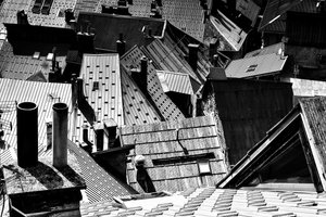 Geometriset kaupunkikattojen muodot tekijältä Elena Raceala
