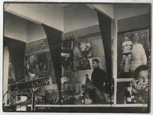 Neuvostoliiton paviljongin sisustus Kölnin kansainvälisessä lehdistönäyttelyssä tekijältä Eliezer Markowich Lissitzky