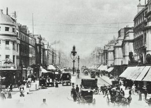 252-260 Regent Street, Westminster LB: katso pohjoiseen Oxford Circusille, 1890 tekijältä English Photographer