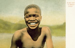 Zulupoika, lempeä hymy (värillinen kuva) tekijältä English Photographer