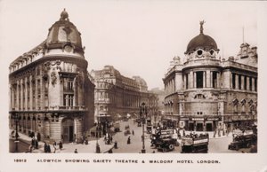 Aldwych, Lontoo, Gaiety-teatteri, Waldorf-hotelli (s/w-kuva). tekijältä English Photographer