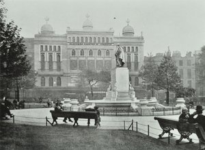 Alhambra, Leicester Square, Westminster LB: itäpuoli, 1895 tekijältä English Photographer