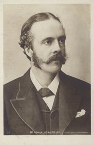 Arthur Balfour tekijältä English Photographer