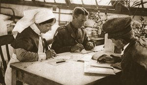 Australialaiset ja asevelvollisuus: Kuinka australialaiset äänestetään Lontoon sairaalassa, kuva The Illustrated War Newsista, 25. lokakuuta 1916 (seepiakuva) tekijältä English Photographer
