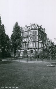 Brook House, Park Lane tekijältä English Photographer