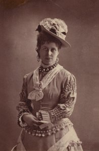Caroline Rita tekijältä English Photographer
