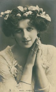 Lavan julkkikset: Miss Mabel Hirst, n. 1903-08 tekijältä English Photographer