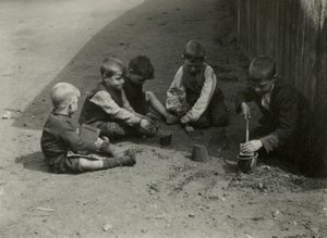 Lasten köyhyys, Lontoo tekijältä English Photographer