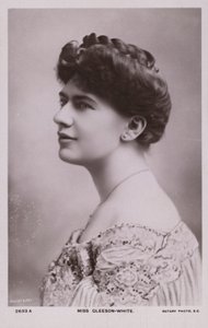 Cicely Gleeson-White, englantilainen sopraano tekijältä English Photographer