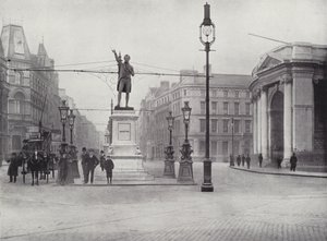College Green, Dublin, jossa on Grattan-patsas tekijältä English Photographer