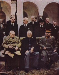 Liittoutuneiden johtajien Winston Churchillin, Franklin D Rooseveltin ja Joseph Stalinin konferenssi Jaltassa, Krimillä; Neuvostoliitto, toinen maailmansota, 7. helmikuuta 1945 tekijältä English Photographer