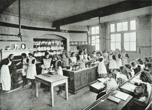 Ruoanlaittoluokka, 1896 tekijältä English Photographer