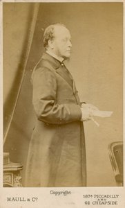 jaarli Cranbrook, Gathorne-Hardy tekijältä English Photographer