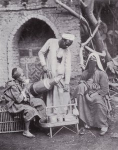 Egypti: turkkilaisen kahvin tarjoilu Kairon kaduilla (m/v kuva) tekijältä English Photographer