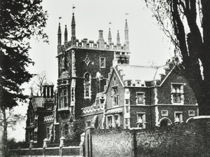 Elizabethan School, Broomhouse Lane: ulkopuoli, 1880 tekijältä English Photographer