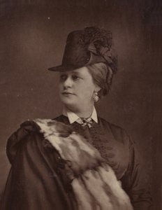 Emily Soldene tekijältä English Photographer