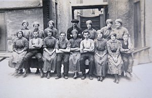 Naistyöntekijät Woolwich Arsenalissa Lontoossa (m/v kuva) tekijältä English Photographer
