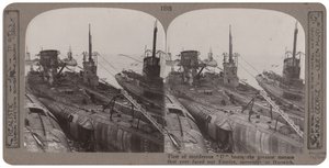 Laivasto murhaavien ?U? veneet, suurin uhka, joka on koskaan kohdannut imperiumiamme, antautuminen Harwichissa marraskuussa 1918 (stereoskooppinen printti) tekijältä English Photographer