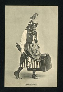 Florence Yaymen, englantilainen musikaali-koomikko ja tanssija (s/w-kuva) tekijältä English Photographer