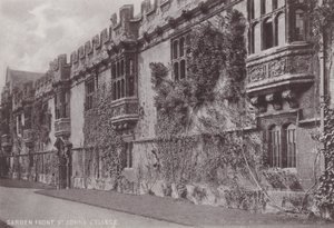 Garden Front St Johns College tekijältä English Photographer
